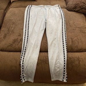 🆒PINK Victoria’s Secret sweats w/zipper pockets